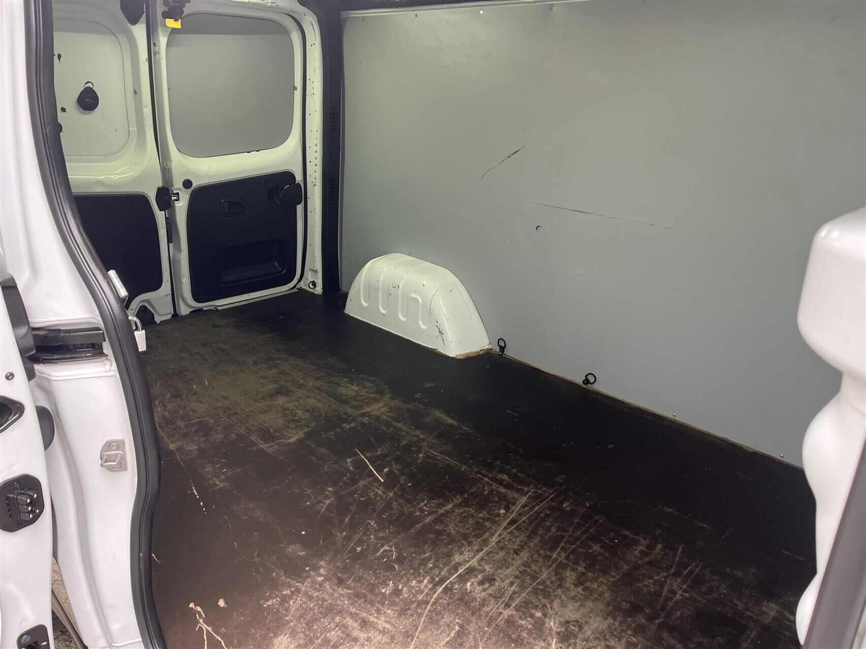 Hvid Renault Trafic fra 2022