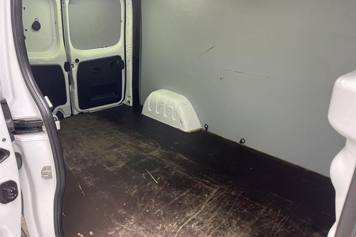 Hvid Renault Trafic fra 2022