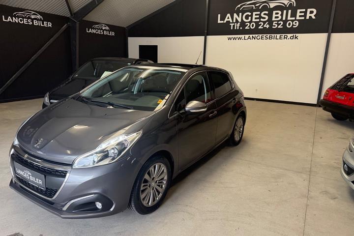 Grå Peugeot 208 fra 2019
