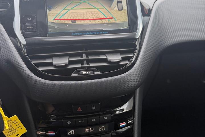 Grå Peugeot 208 fra 2019
