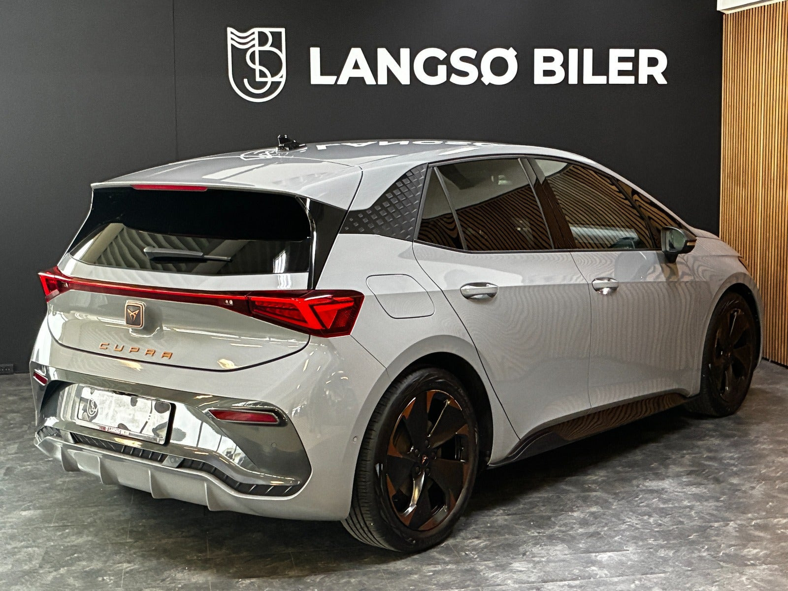 Grå Cupra Born fra 2022