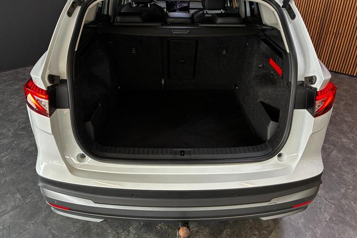Hvid Skoda Enyaq fra 2023