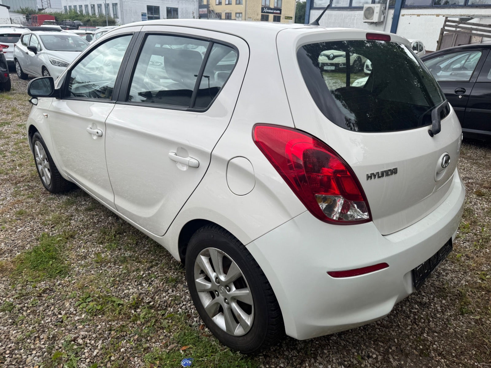 Hvid Hyundai i20 fra 2013