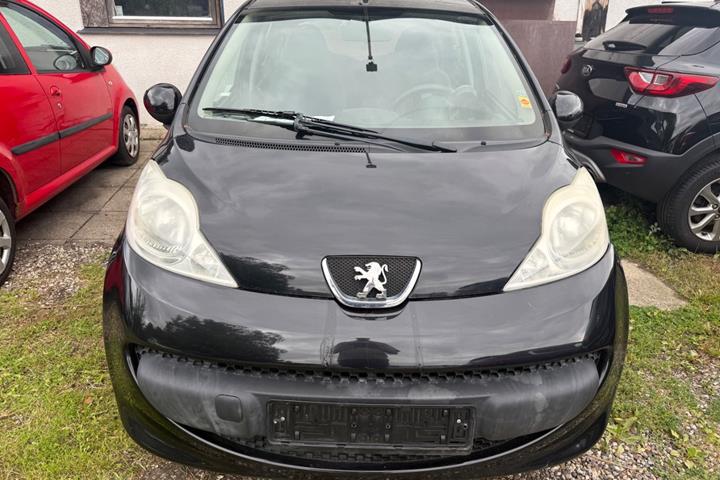 Sort Peugeot 107 fra 2007