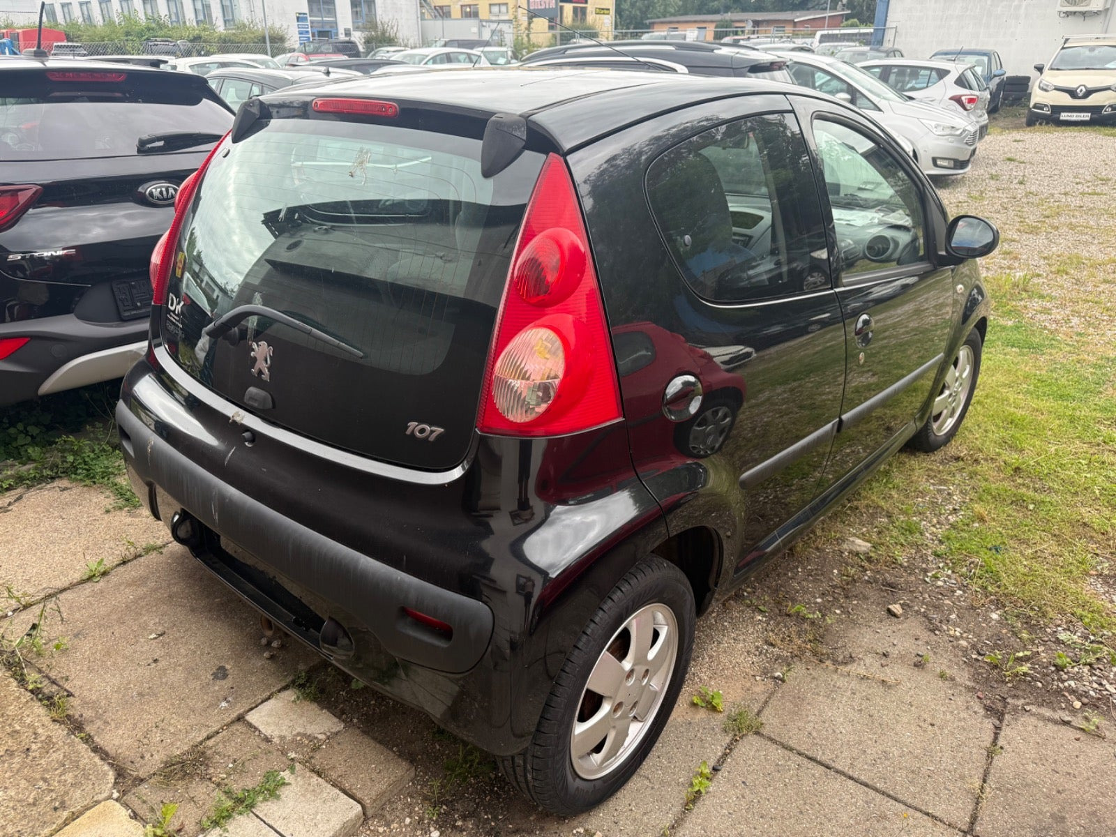 Sort Peugeot 107 fra 2007