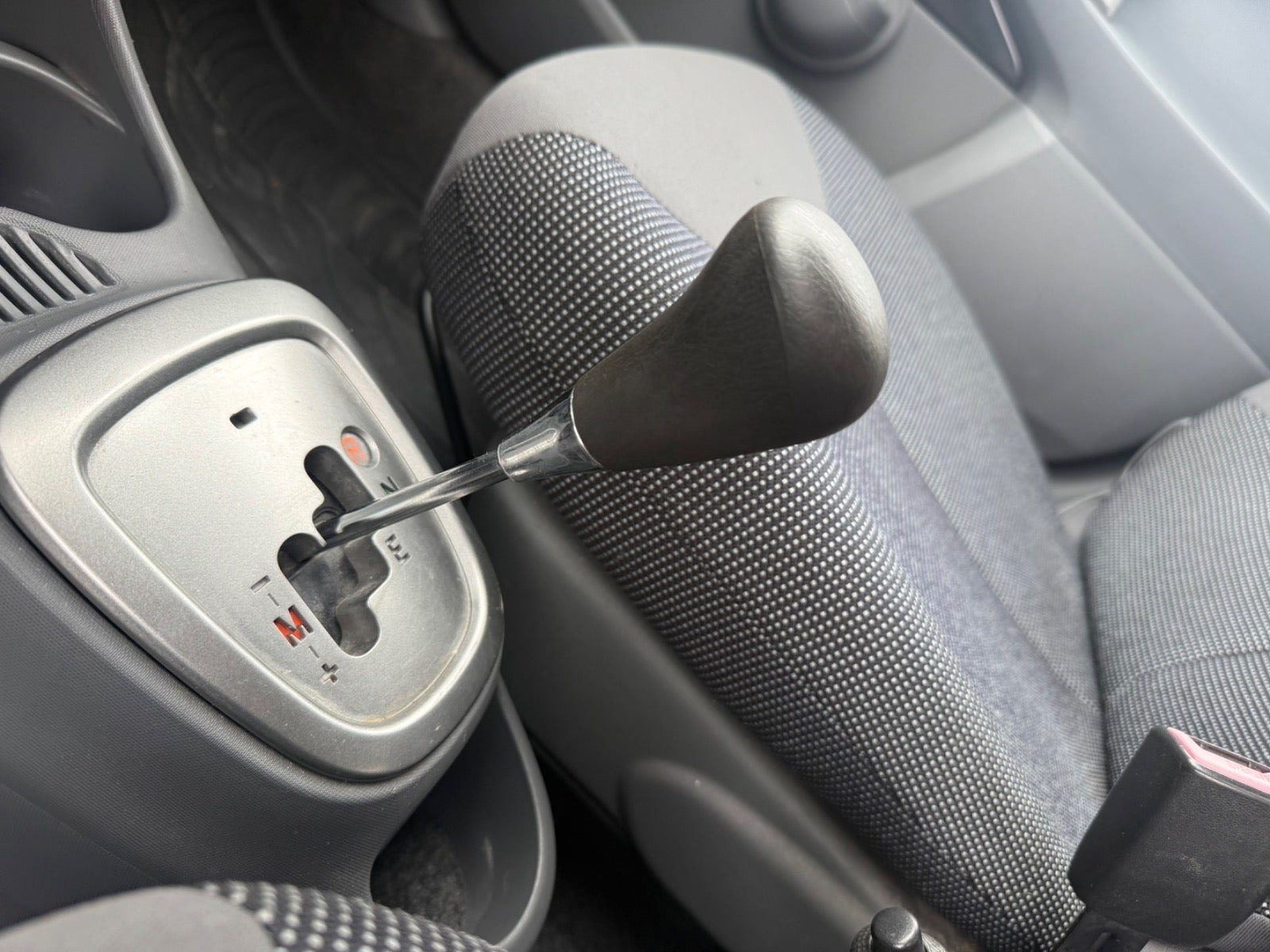 Sort Peugeot 107 fra 2007