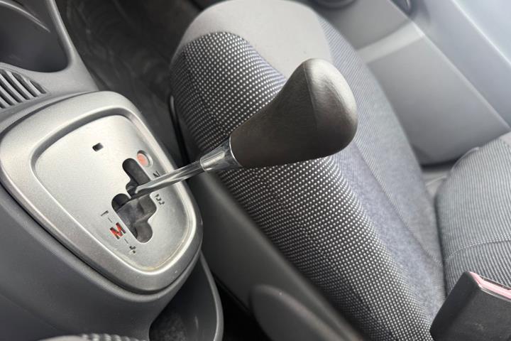 Sort Peugeot 107 fra 2007