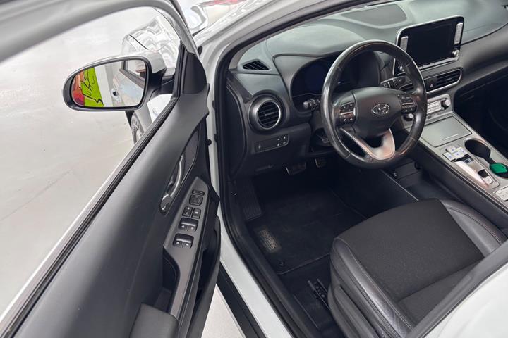 Hvid Hyundai Kona fra 2020