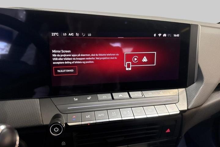Blå Opel Astra-e fra 2023