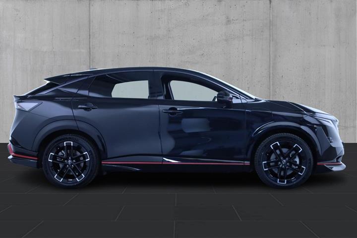 Sort Nissan Ariya fra 2025