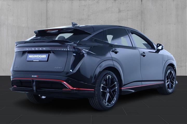 Sort Nissan Ariya fra 2025