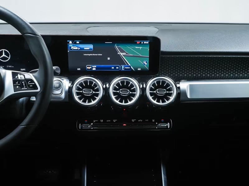 Grå Mercedes EQB250+ fra 2024