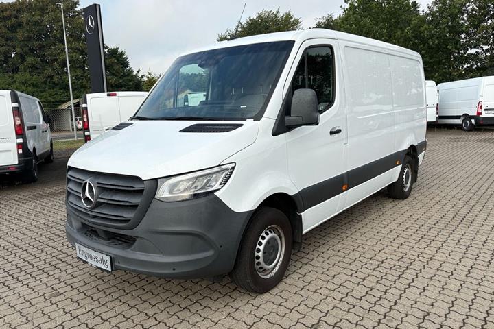 Hvid Mercedes Sprinter 319 fra 2020