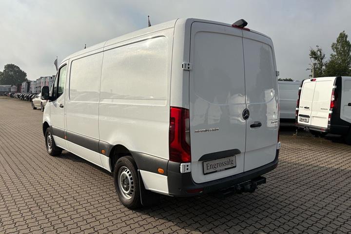 Hvid Mercedes Sprinter 319 fra 2020