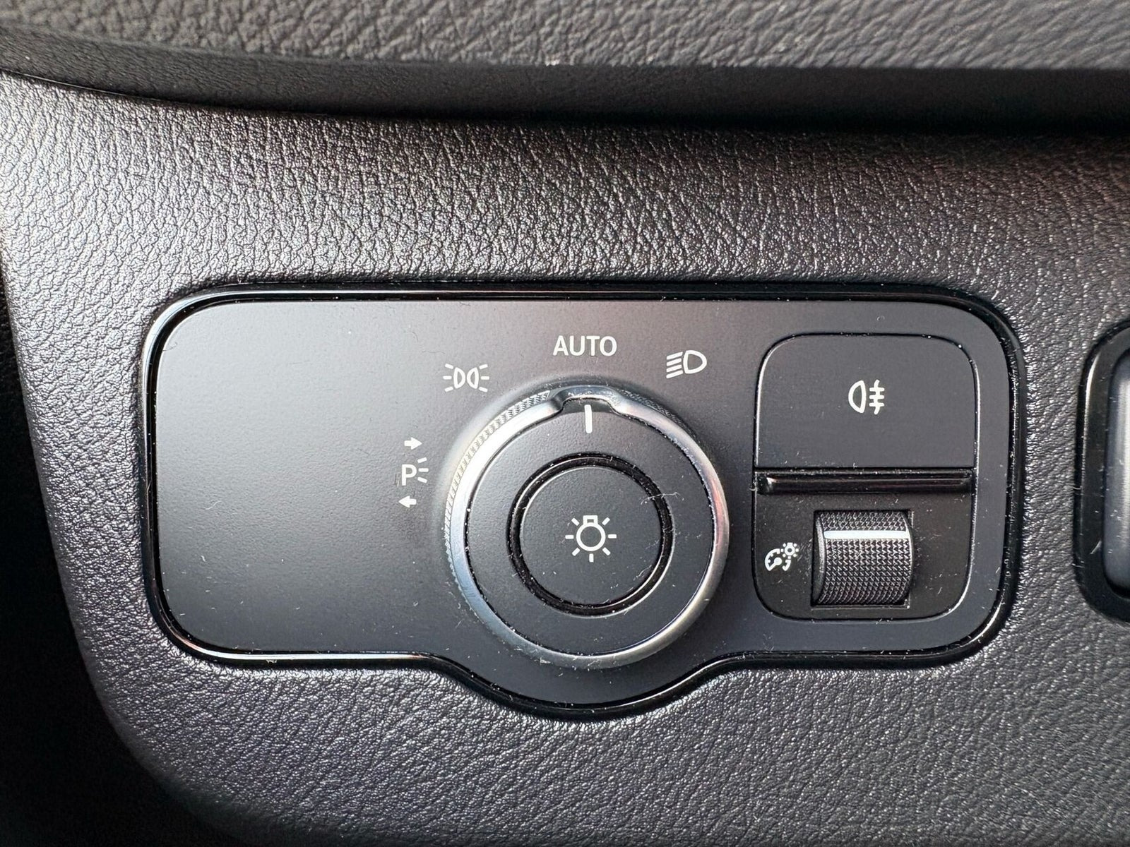Hvid Mercedes Sprinter 319 fra 2020