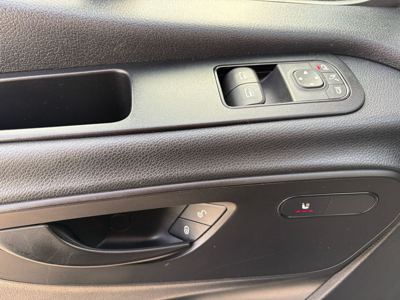 Hvid Mercedes Sprinter 319 fra 2020