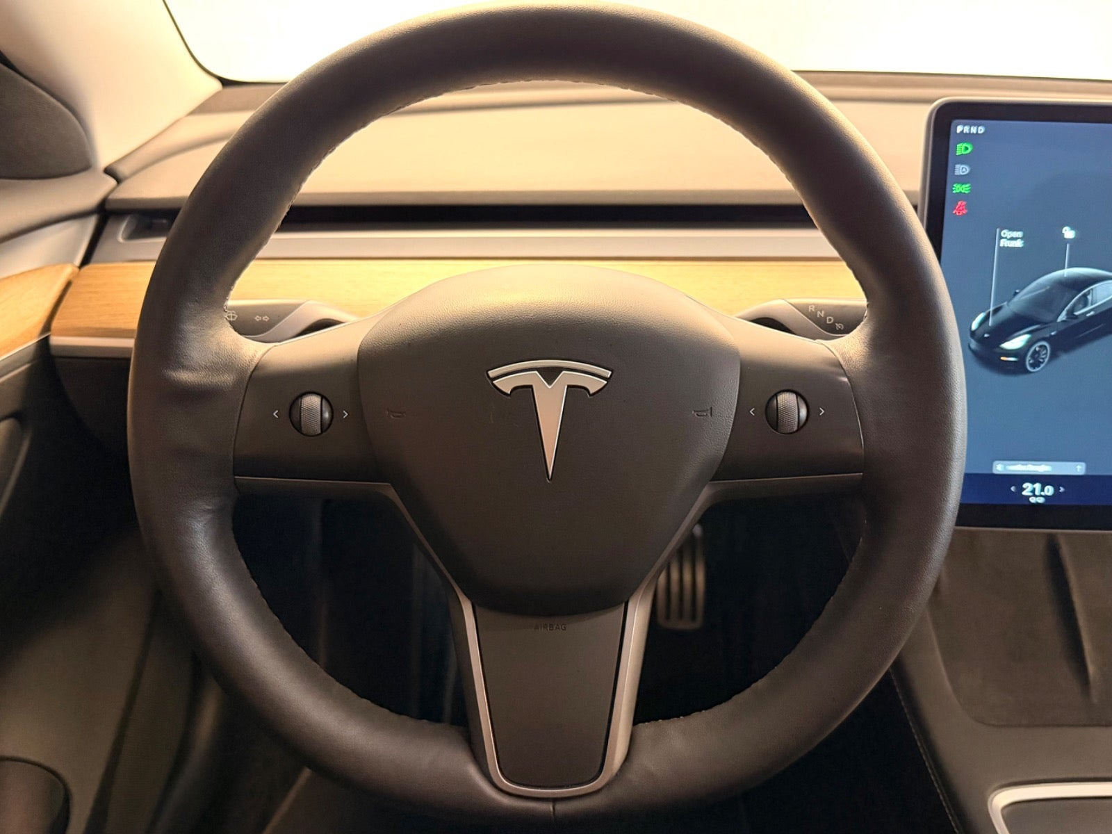 Sort Tesla Model 3 fra 2021