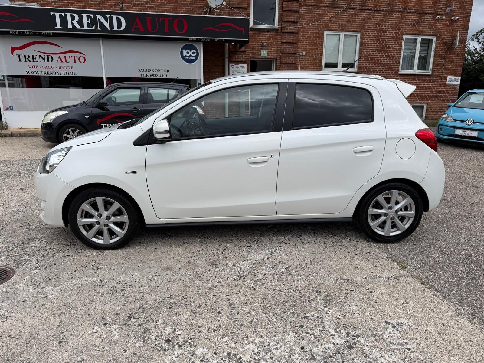 Hvid Mitsubishi Space Star fra 2016