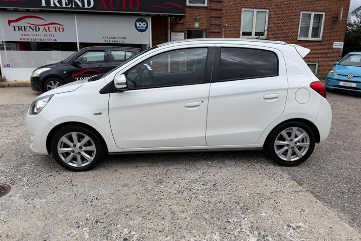 Hvid Mitsubishi Space Star fra 2016