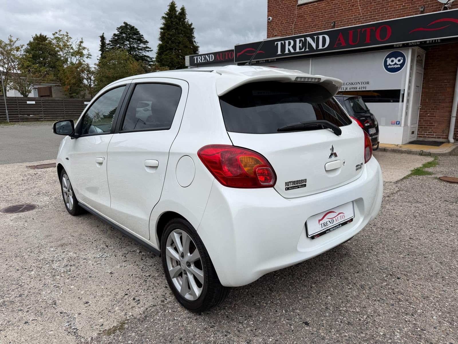 Hvid Mitsubishi Space Star fra 2016