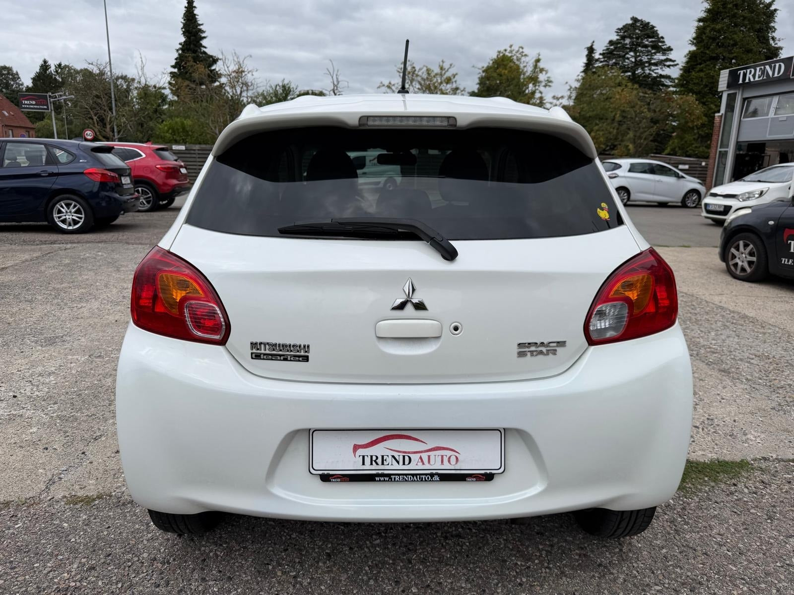 Hvid Mitsubishi Space Star fra 2016