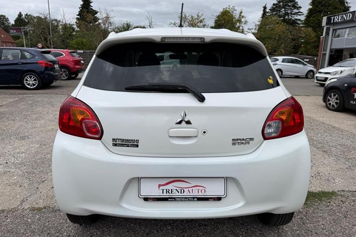 Hvid Mitsubishi Space Star fra 2016