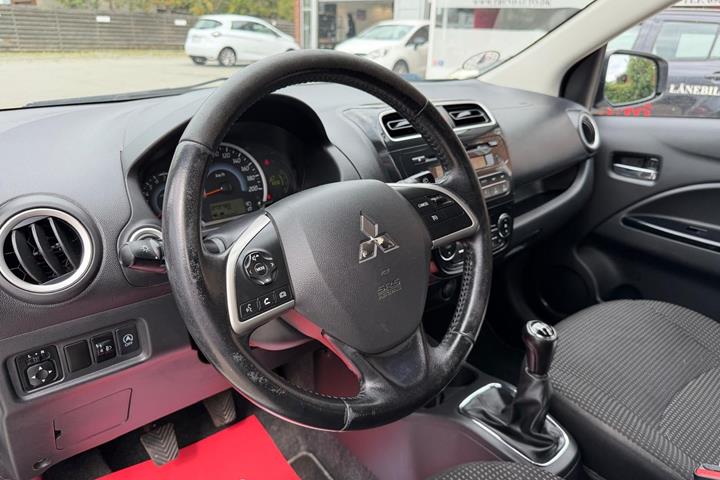 Hvid Mitsubishi Space Star fra 2016