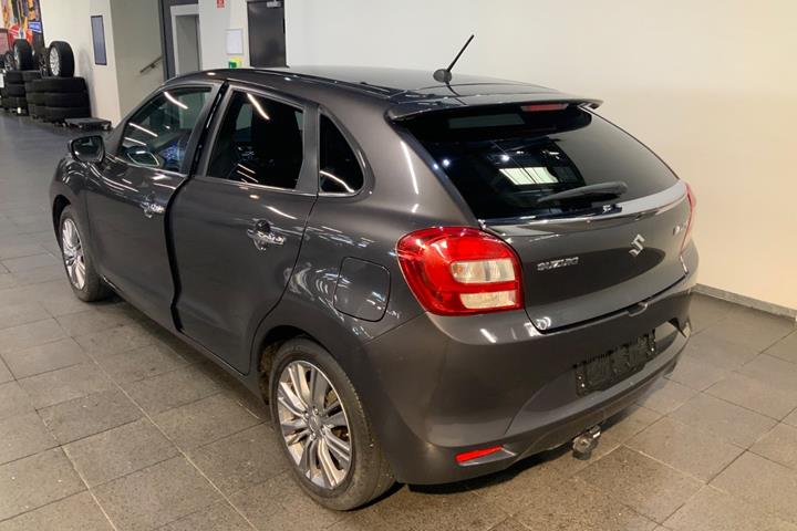 Grå Suzuki Baleno fra 2020