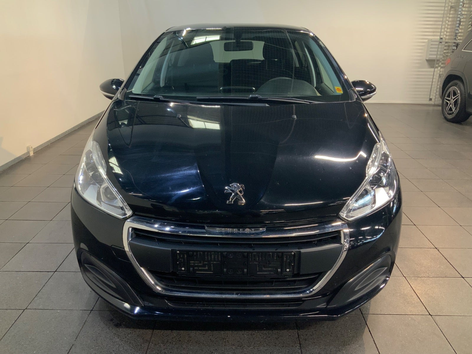 Sort Peugeot 208 fra 2017