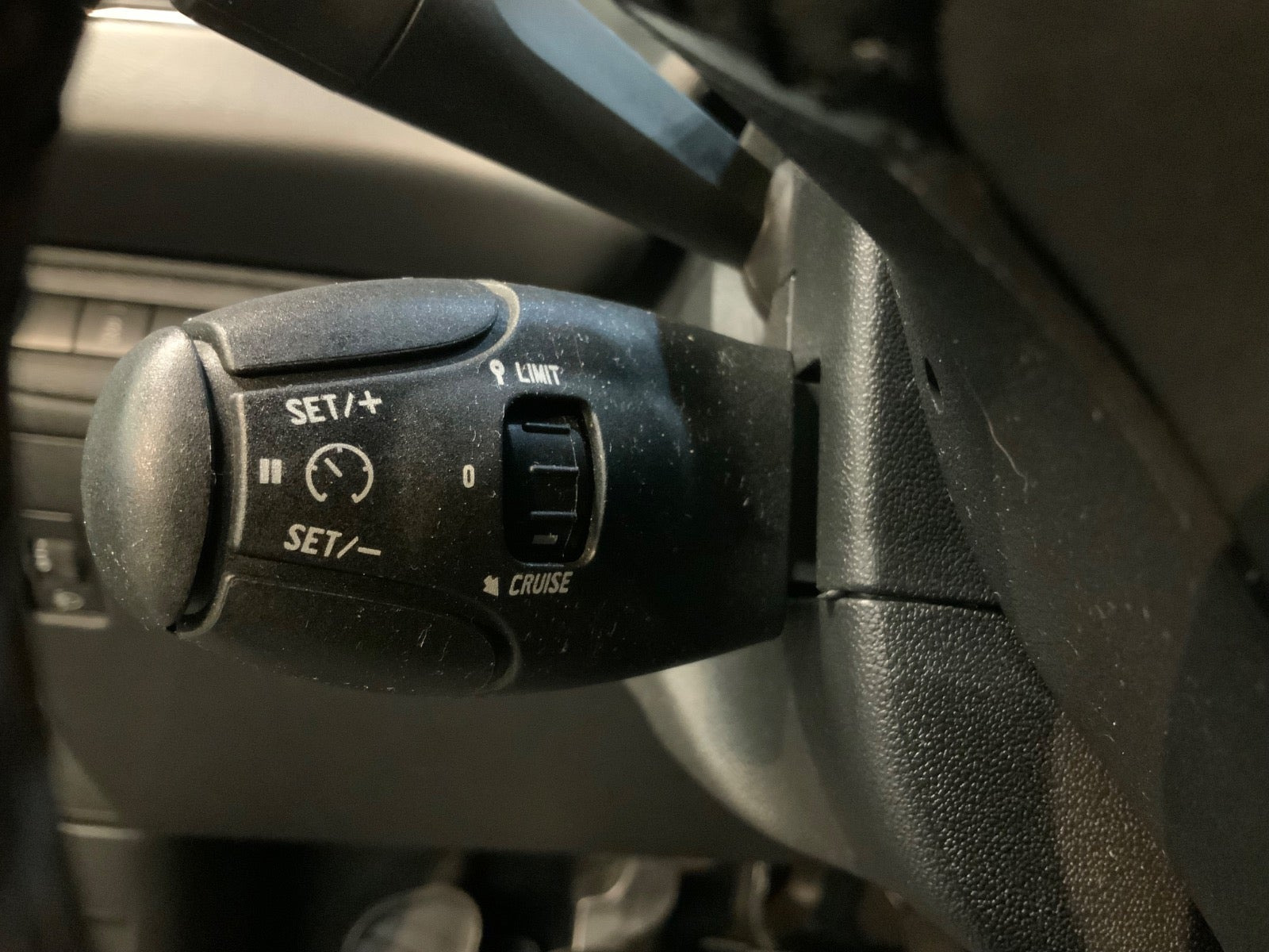 Sort Peugeot 208 fra 2017