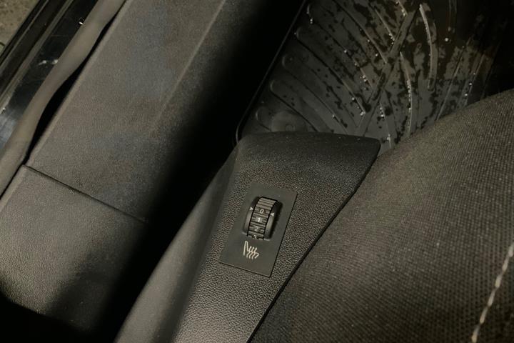 Sort Peugeot 208 fra 2017
