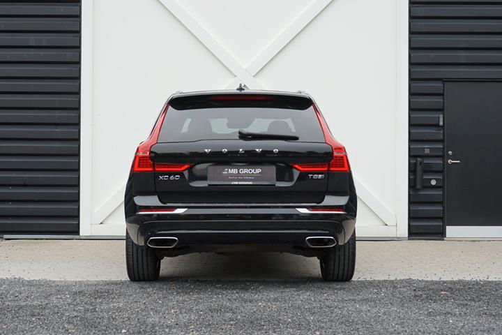 Sort Volvo XC60 fra 2019
