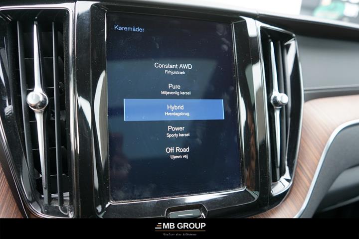 Sort Volvo XC60 fra 2019