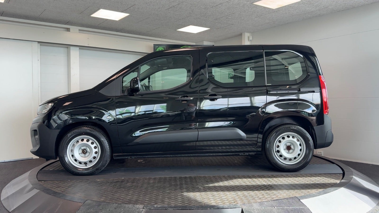 undefined Opel Combo-e fra 2025