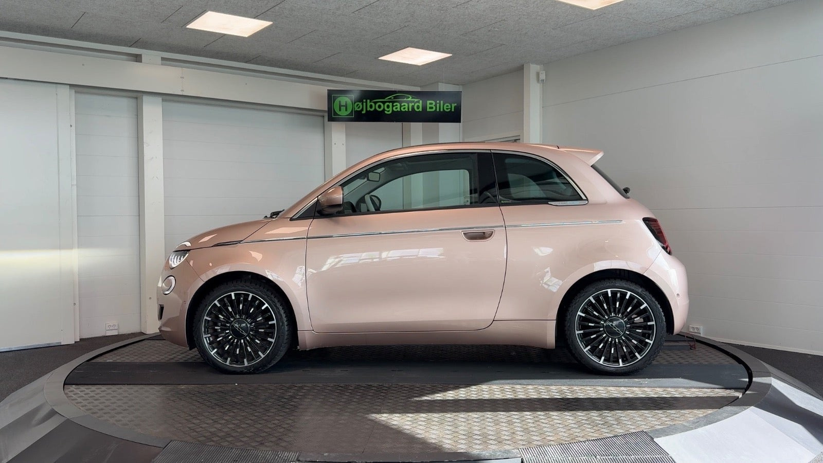 Gul Fiat 500e fra 2023