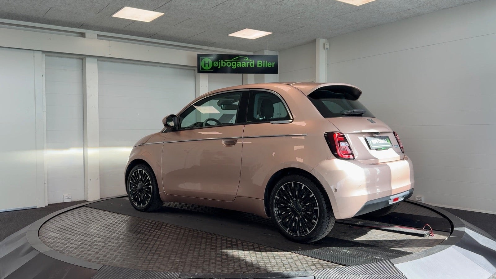 Gul Fiat 500e fra 2023