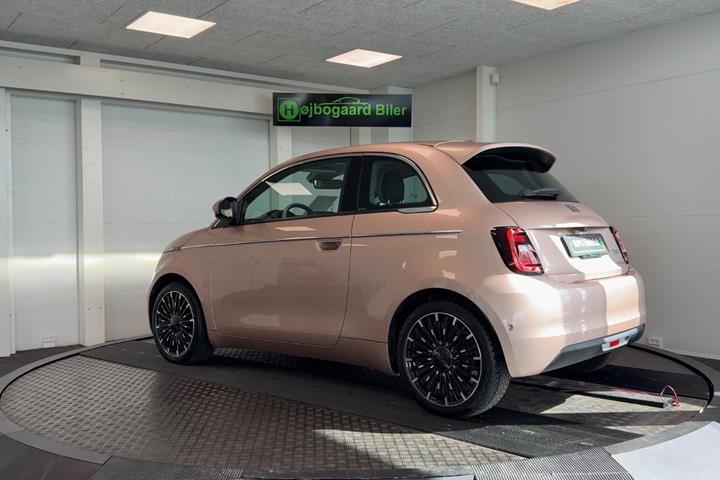 Gul Fiat 500e fra 2023