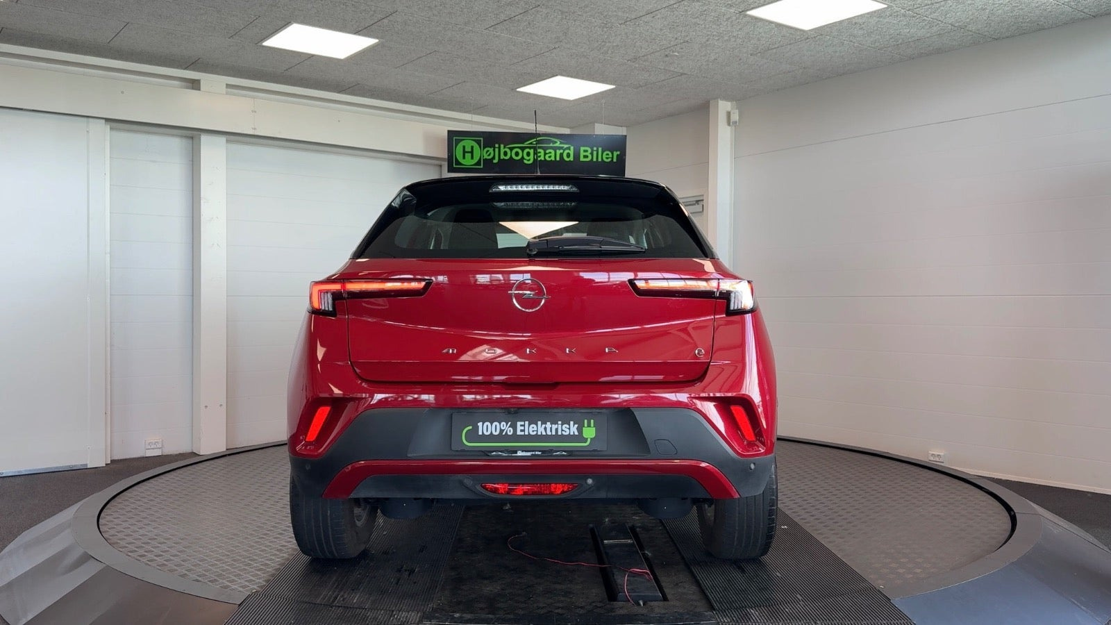 Rød Opel Mokka-e fra 2023