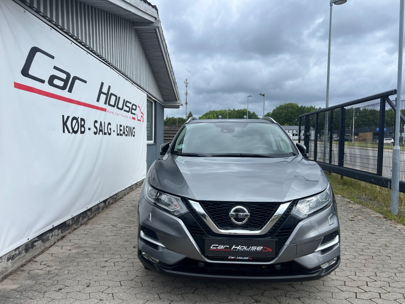Grå Nissan Qashqai fra 2018