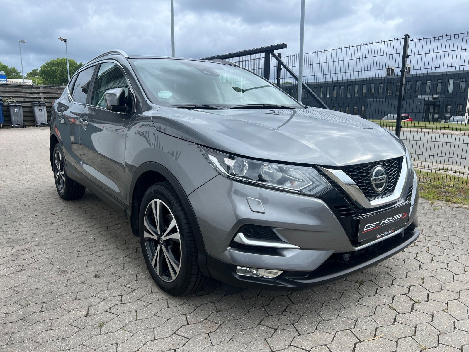 Grå Nissan Qashqai fra 2018