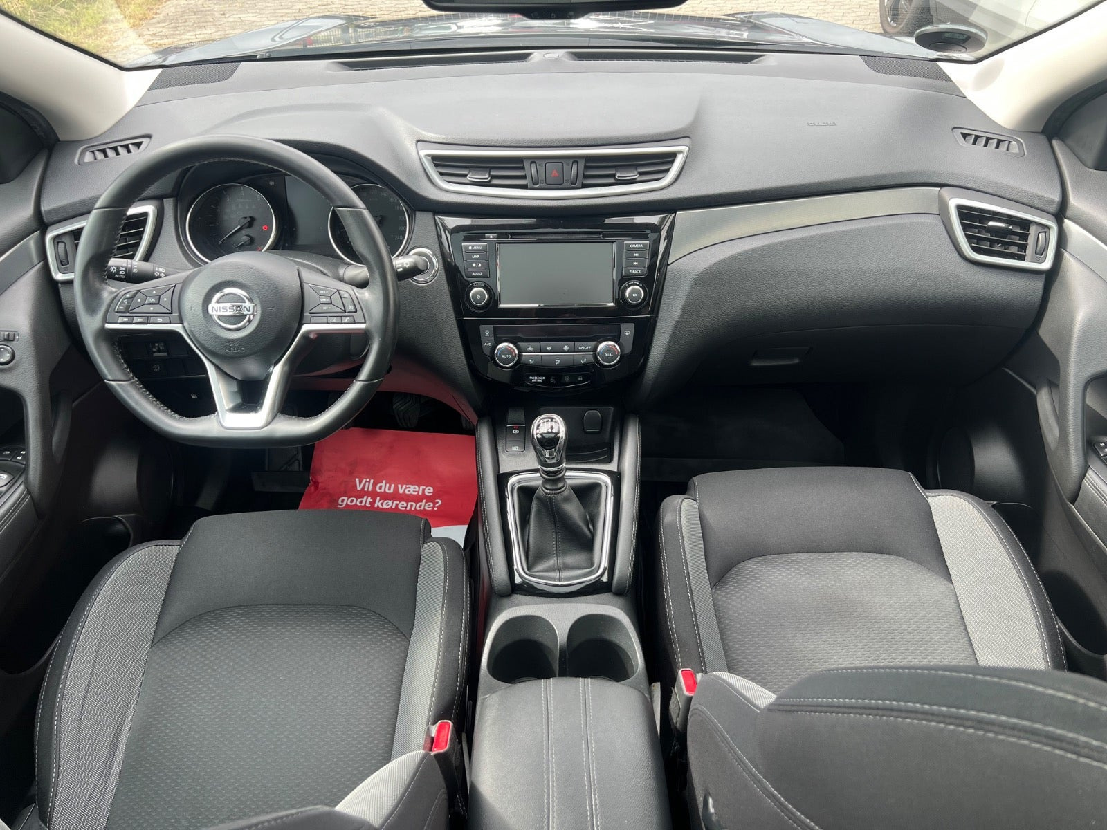 Grå Nissan Qashqai fra 2018
