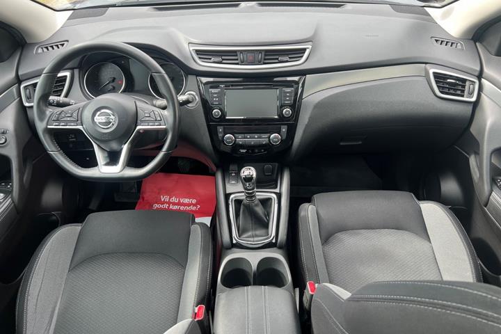Grå Nissan Qashqai fra 2018