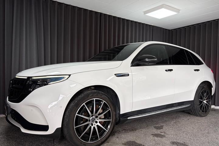Sort Mercedes EQC400 fra 2021