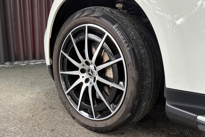 Sort Mercedes EQC400 fra 2021