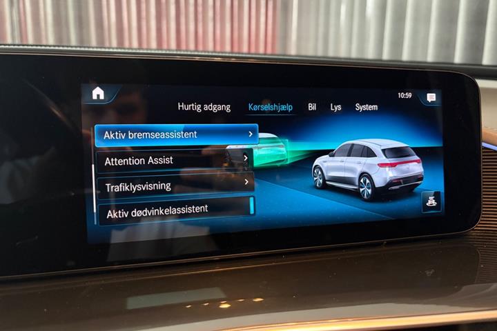 Sort Mercedes EQC400 fra 2021