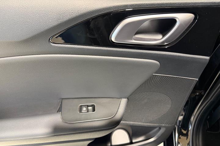 Sort Kia Ceed fra 2020