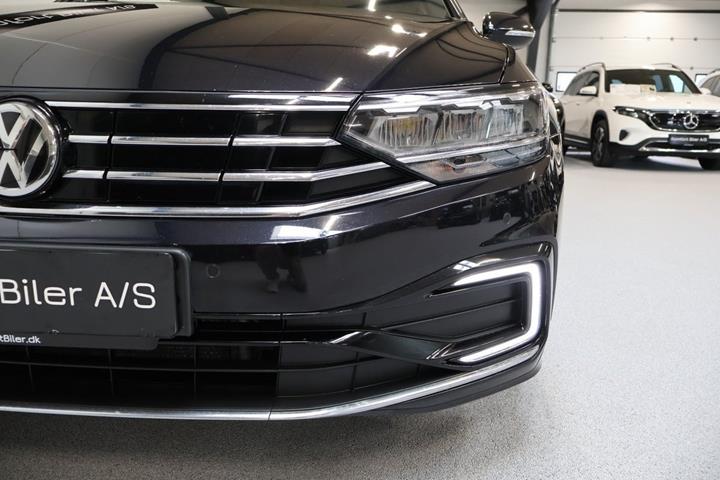 Sort VW Passat fra 2020