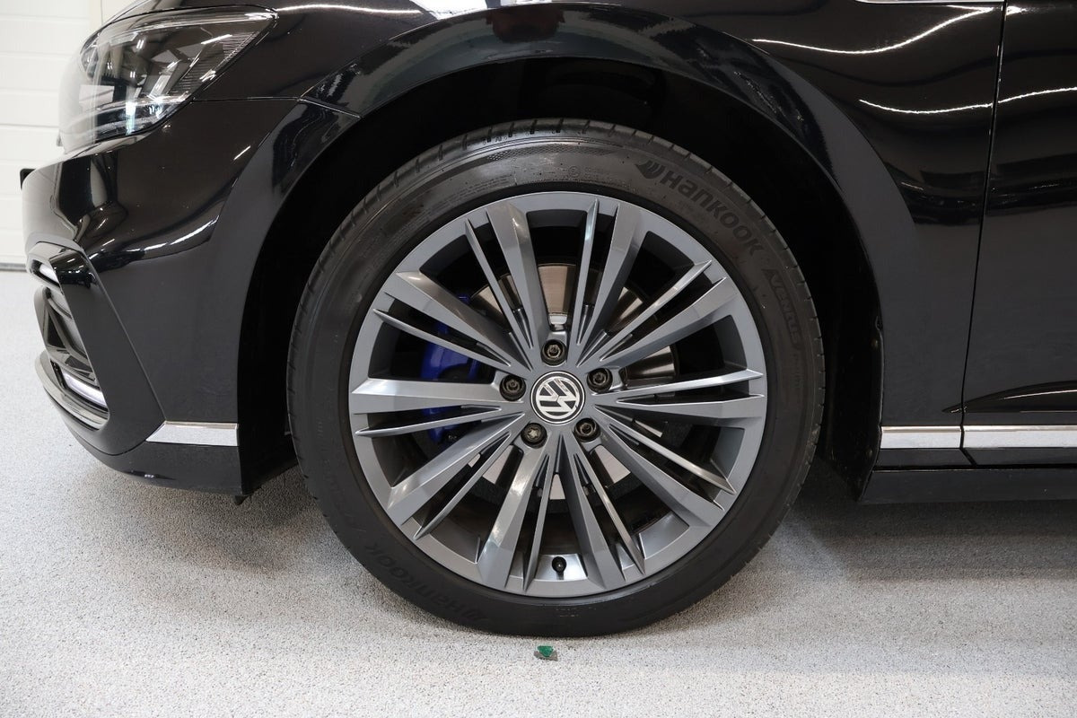 Sort VW Passat fra 2020