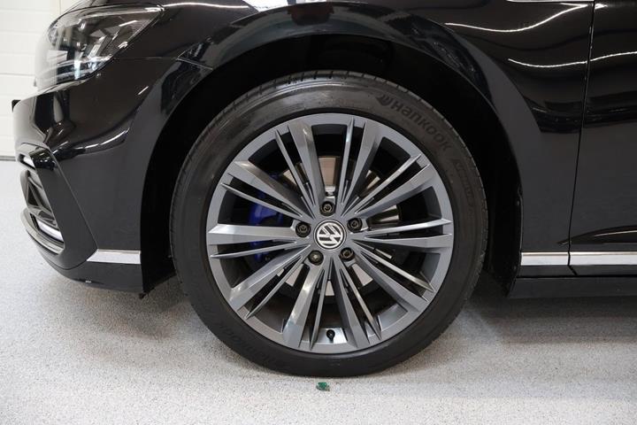 Sort VW Passat fra 2020