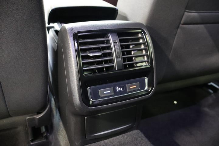 Sort VW Passat fra 2020